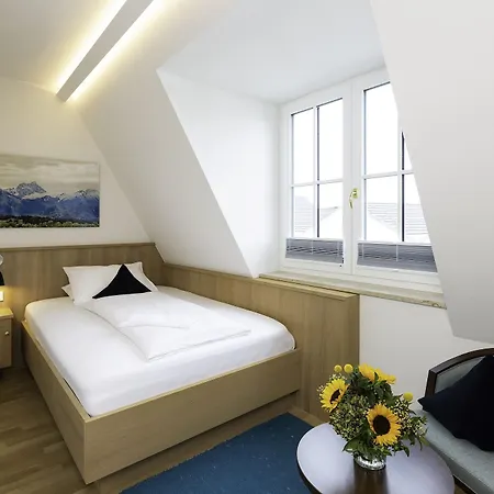 Hirsch Hotel