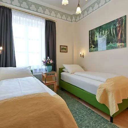 Hirsch Hotel 4*