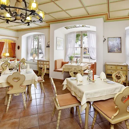 Hirsch Hotel 4*