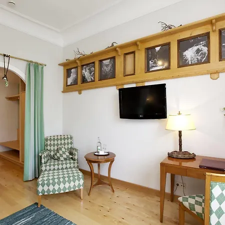 Hirsch Hotel