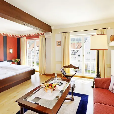 Hirsch Hotel 4*