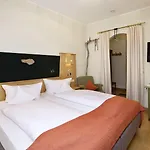 히르슈 호텔 4*