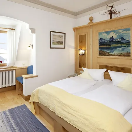 Hirsch Hotel