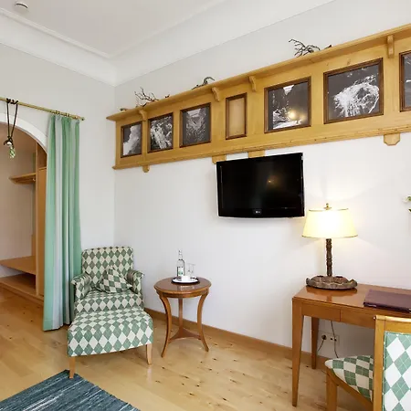 Hirsch Hotel