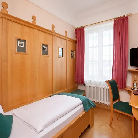 Hirsch Hotel